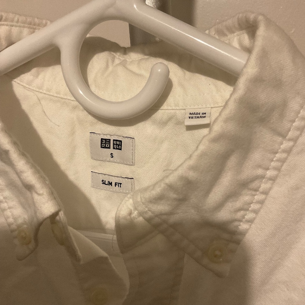 Uniqlo button down - Picture 2 of 2